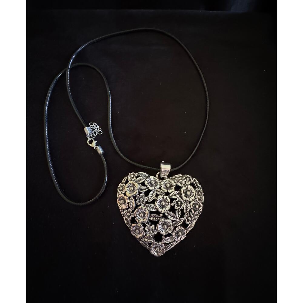 New Silver Tone Floral Heart Pendant Necklace Black Cord Boho 28” N215